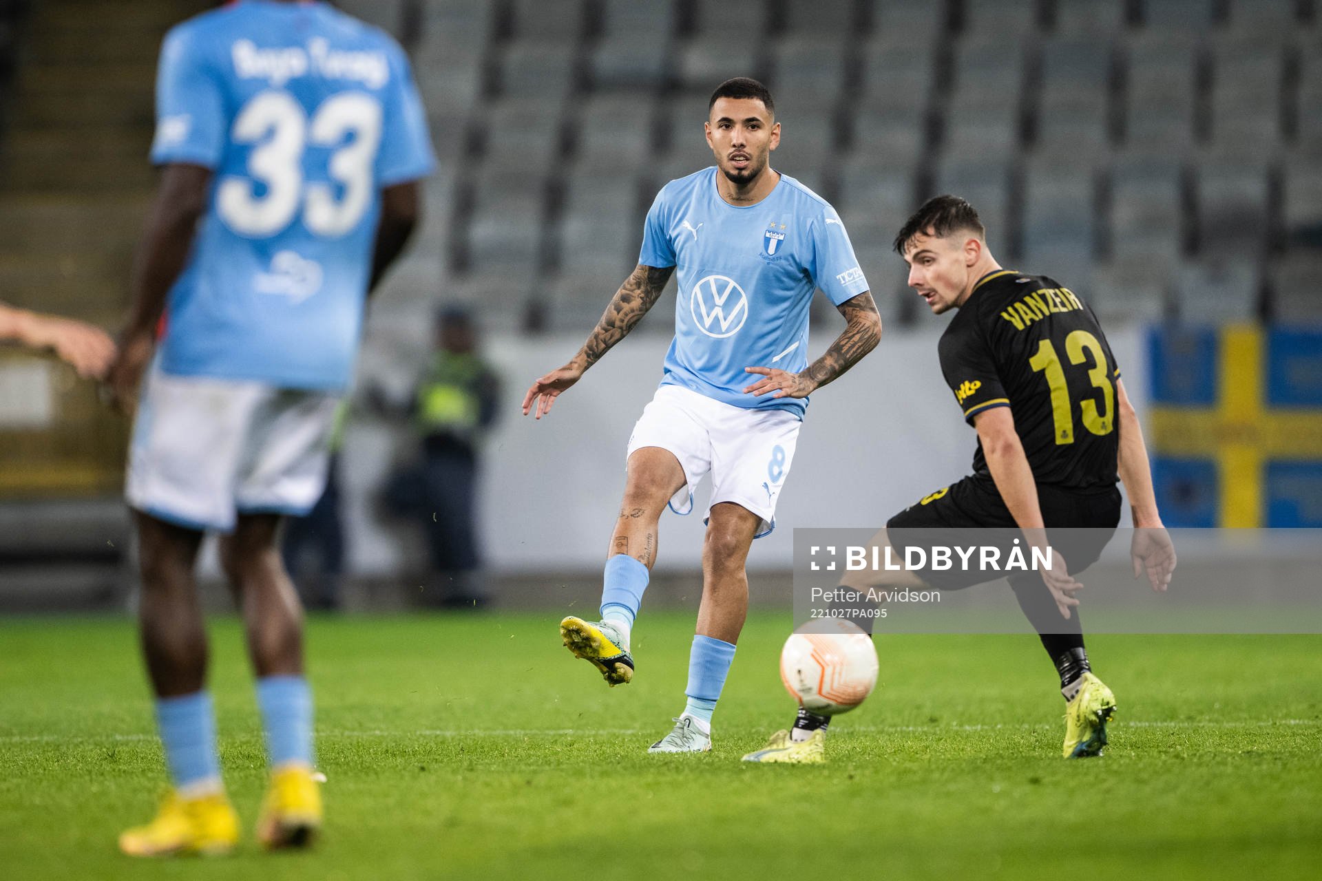 Sergio Pena of Malmö and Dante Vanzeir of Union SG