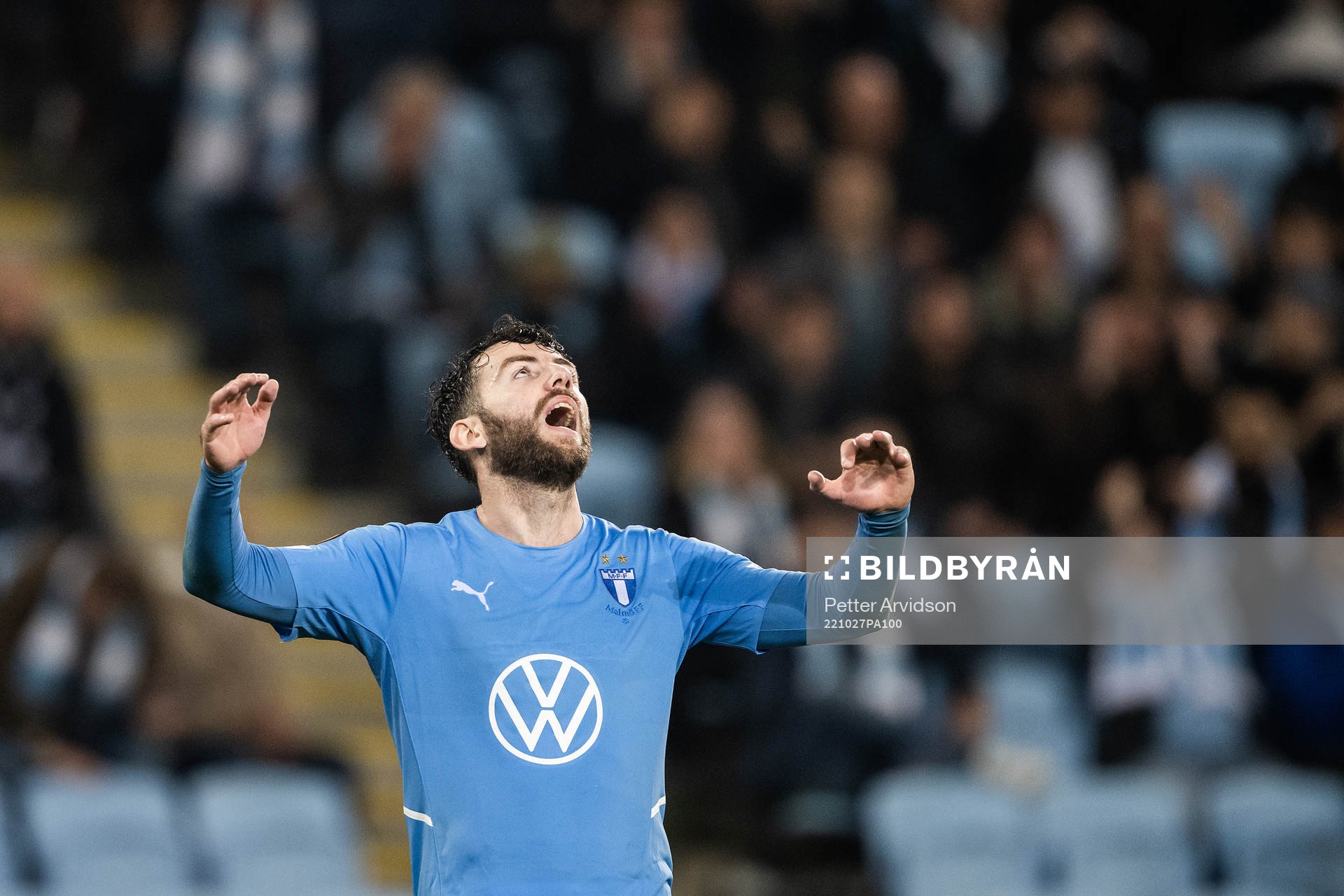 Erdal Rakip of Malmö looks dejected