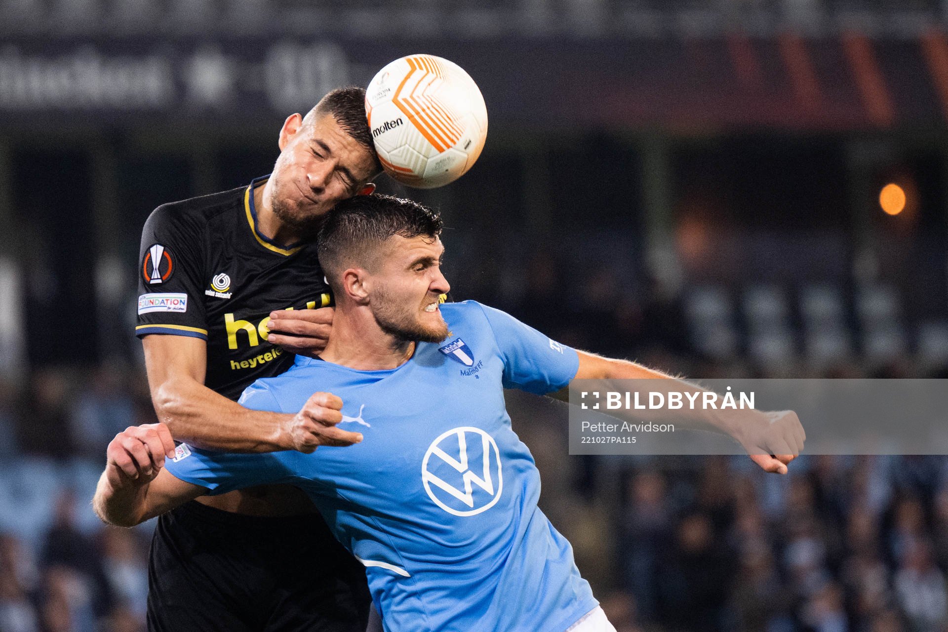 Ismael Kandouss of Union SG and Matěj Chalus of Malmö