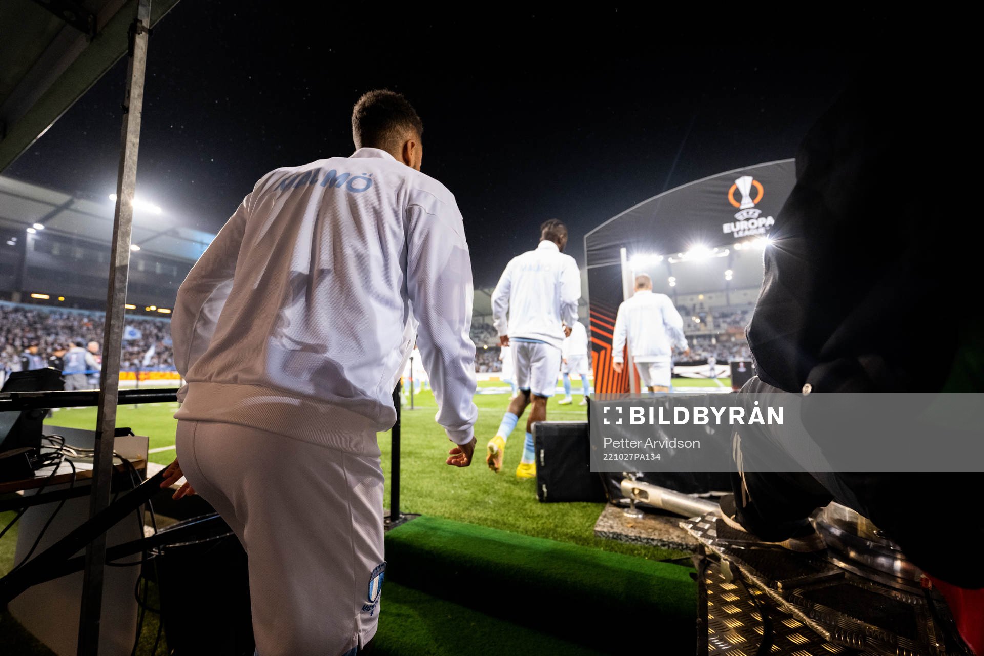 Isaac Kiese Thelin of Malmö enter the pitch
