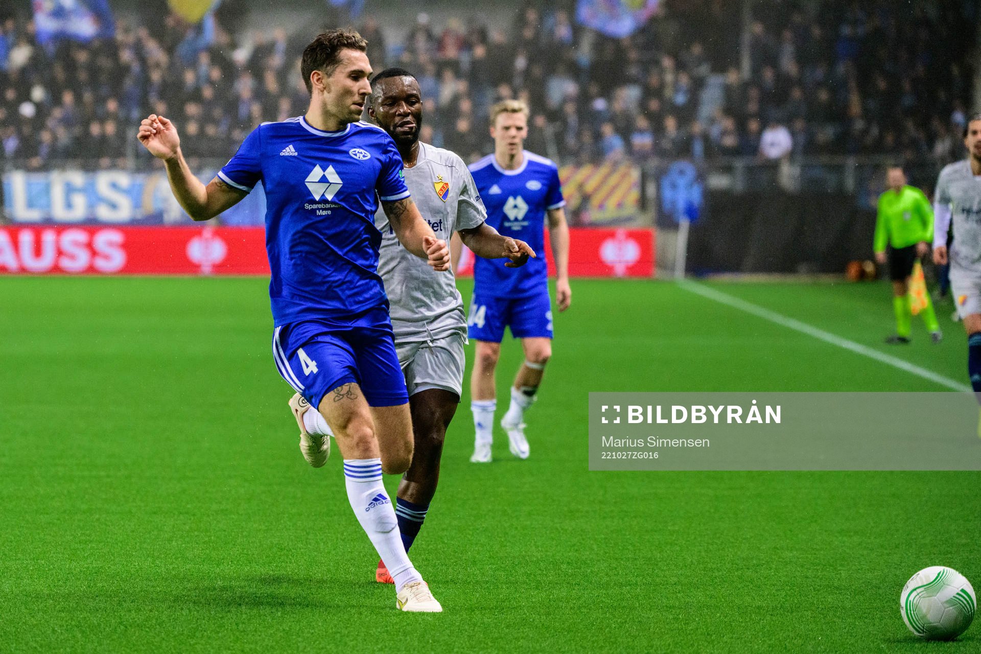 Benjamin Tiedemann Hansen of Molde and Emmanuel Banda of Djurgården during the UEFA Conference League between Molde and Djurgården on October 27, 2022 in Molde.