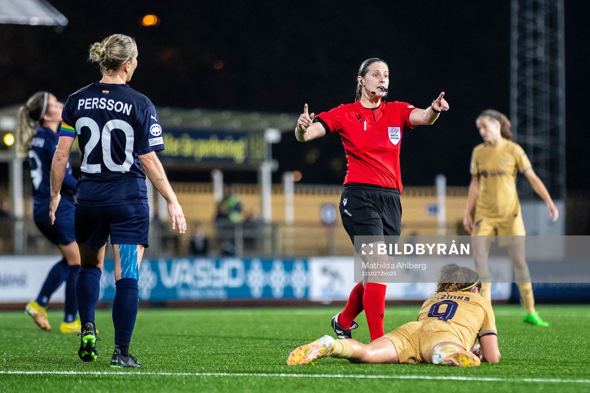 Referee Lorraine Watson