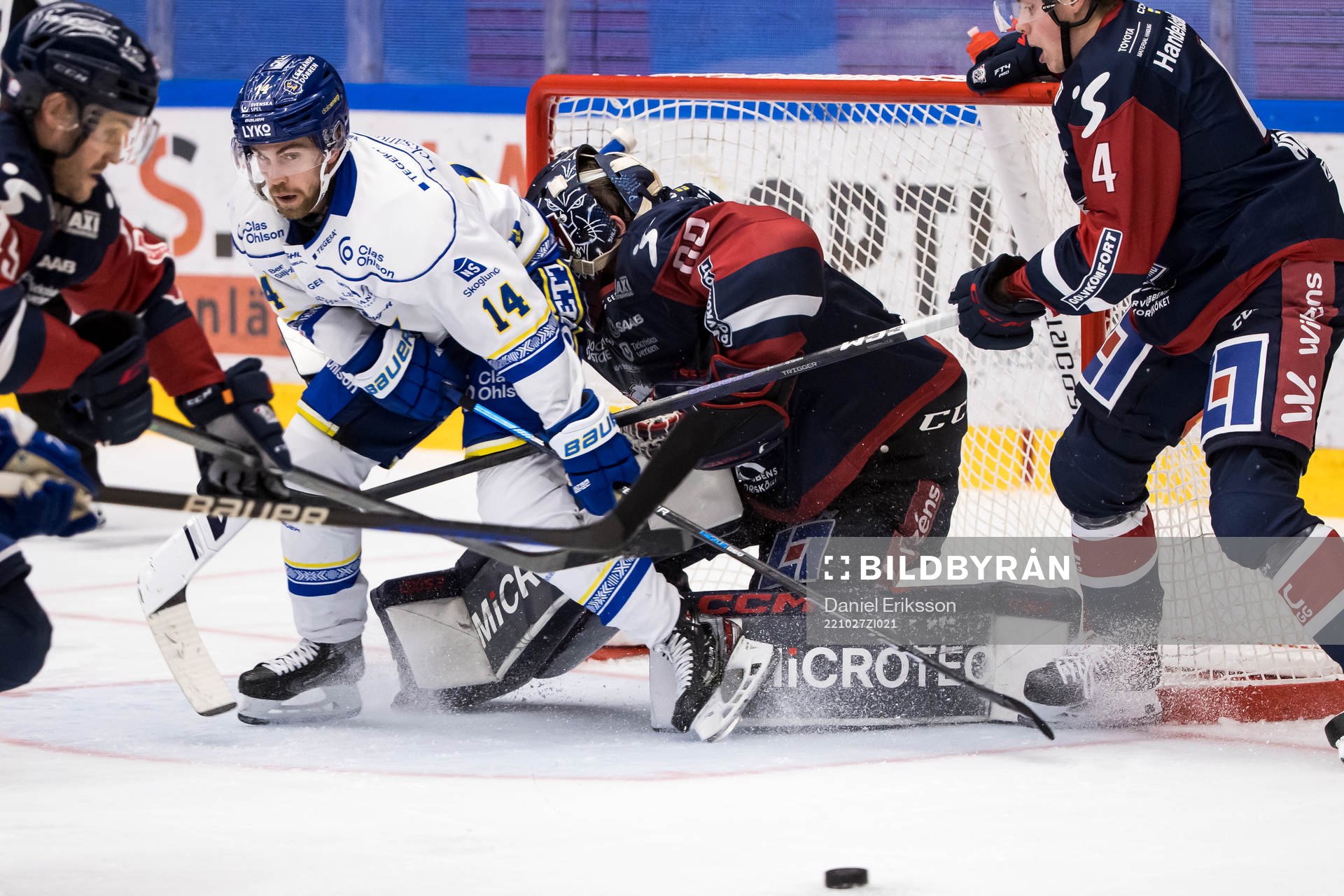 Leksands Oskar Lang och Linköpings målvakt Marcus Högberg