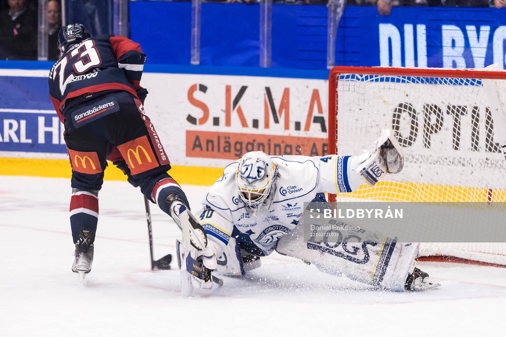 Leksands målvakt Mantas Armalis räddar straff från