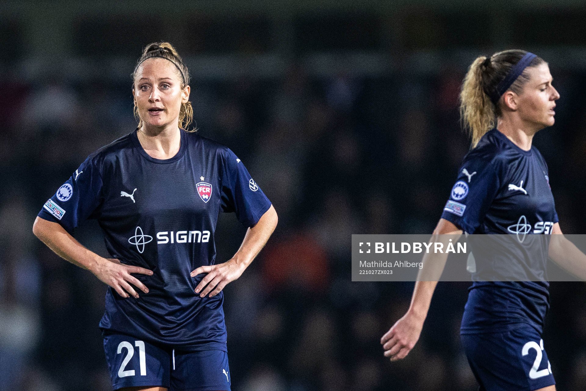 Keira Walsh and Olivia Schough of Barcelona looks dejected