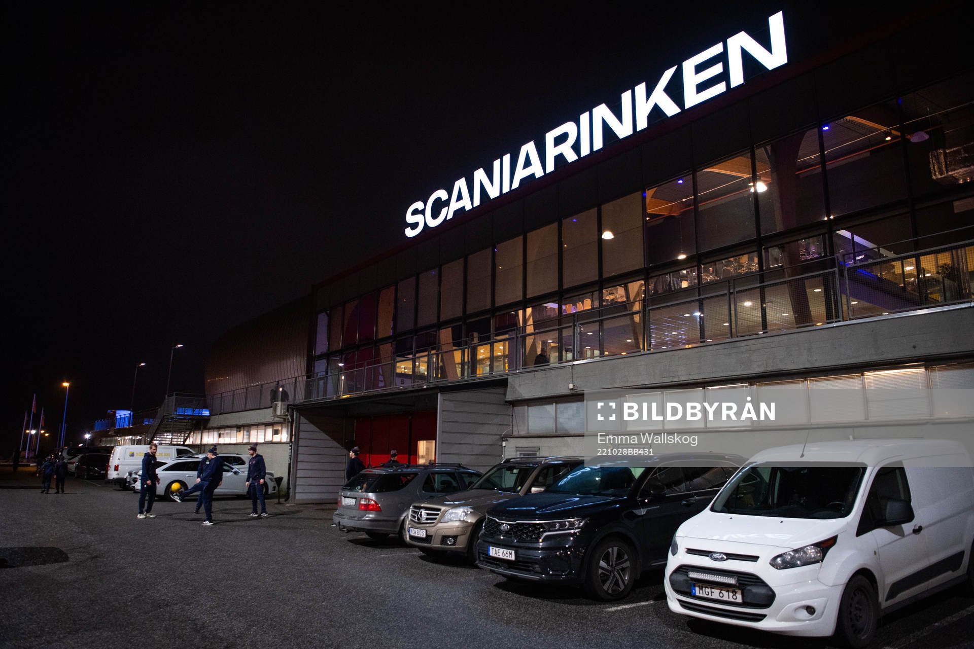 Djurgårdens spelare utanför Scaniarinken