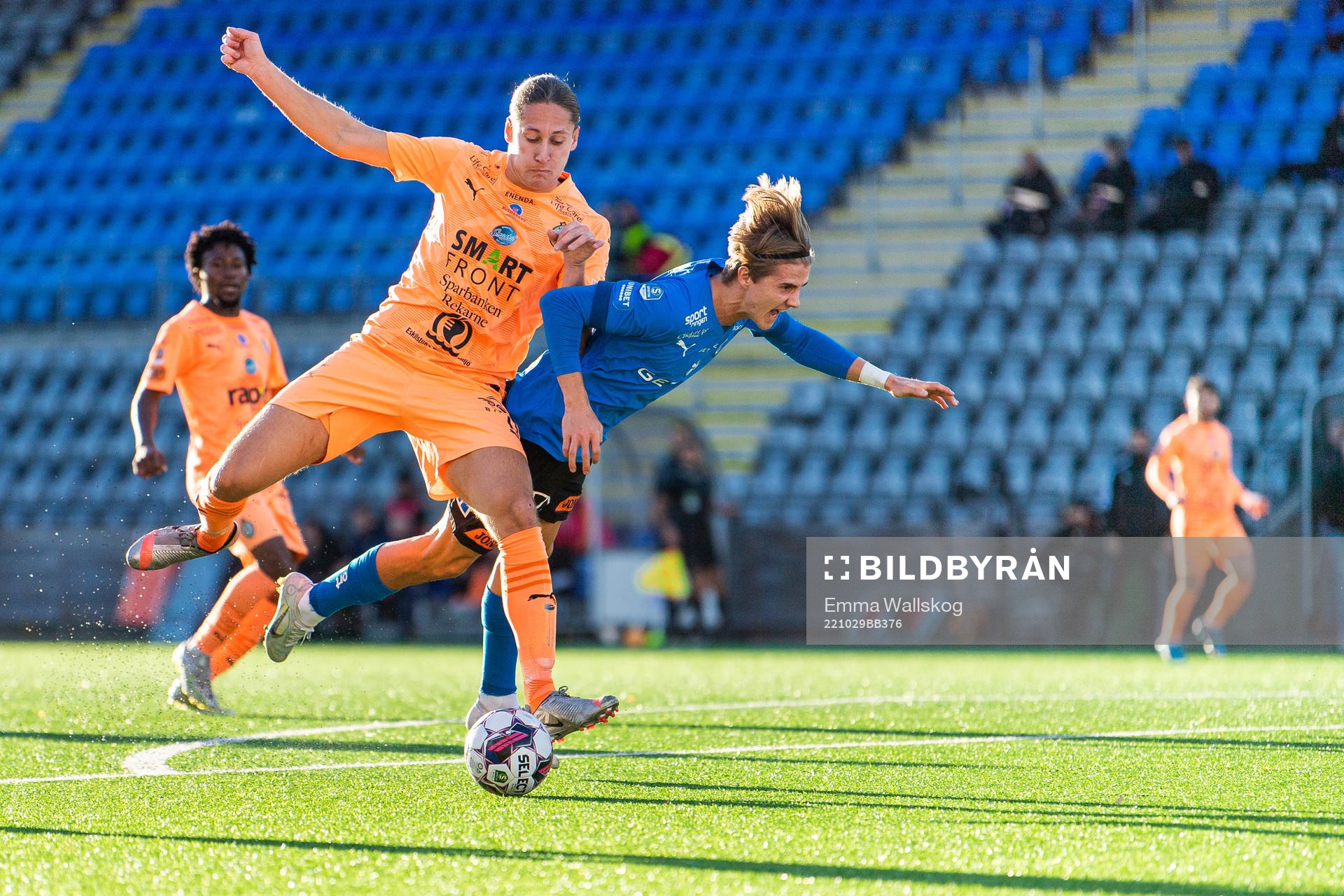 AFC Eskilstunas Felix Michel och Halmstads Erik Ahlstrand