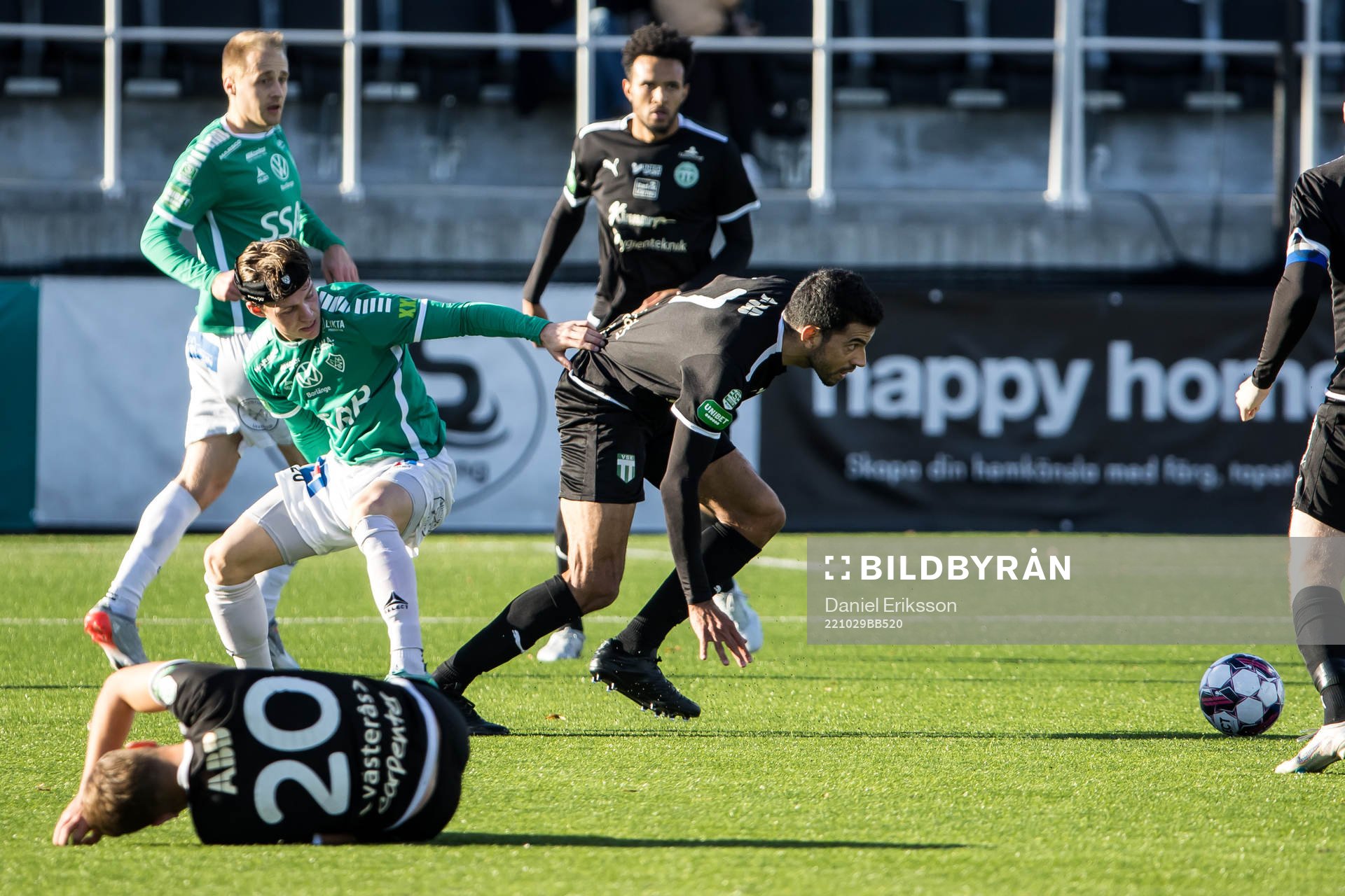 Brages Douglas Karlberg och Västerås SKs Pedro Ribeiro