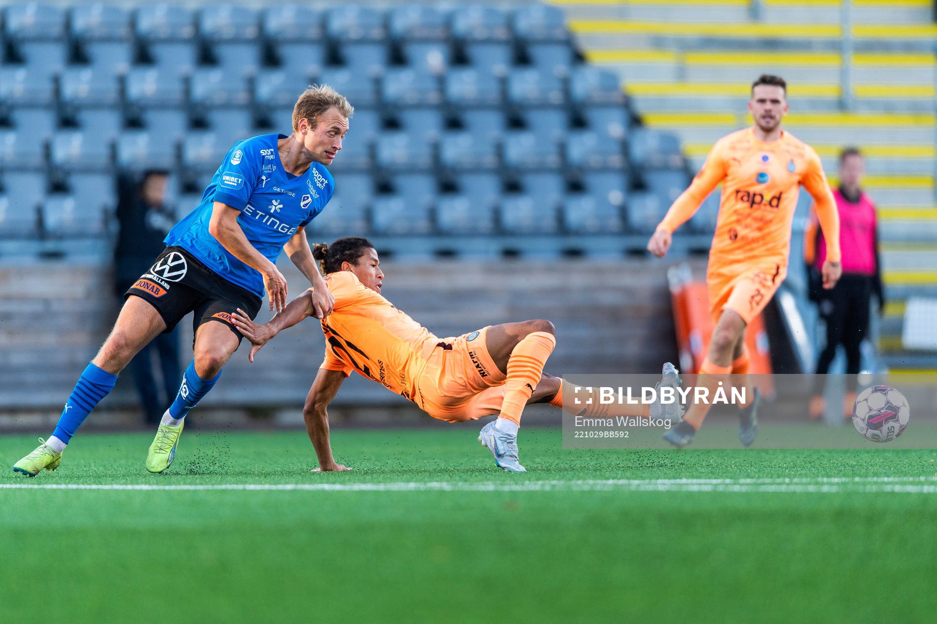 Halmstads Villiam Dahlström och AFC Eskilstunas Mikael