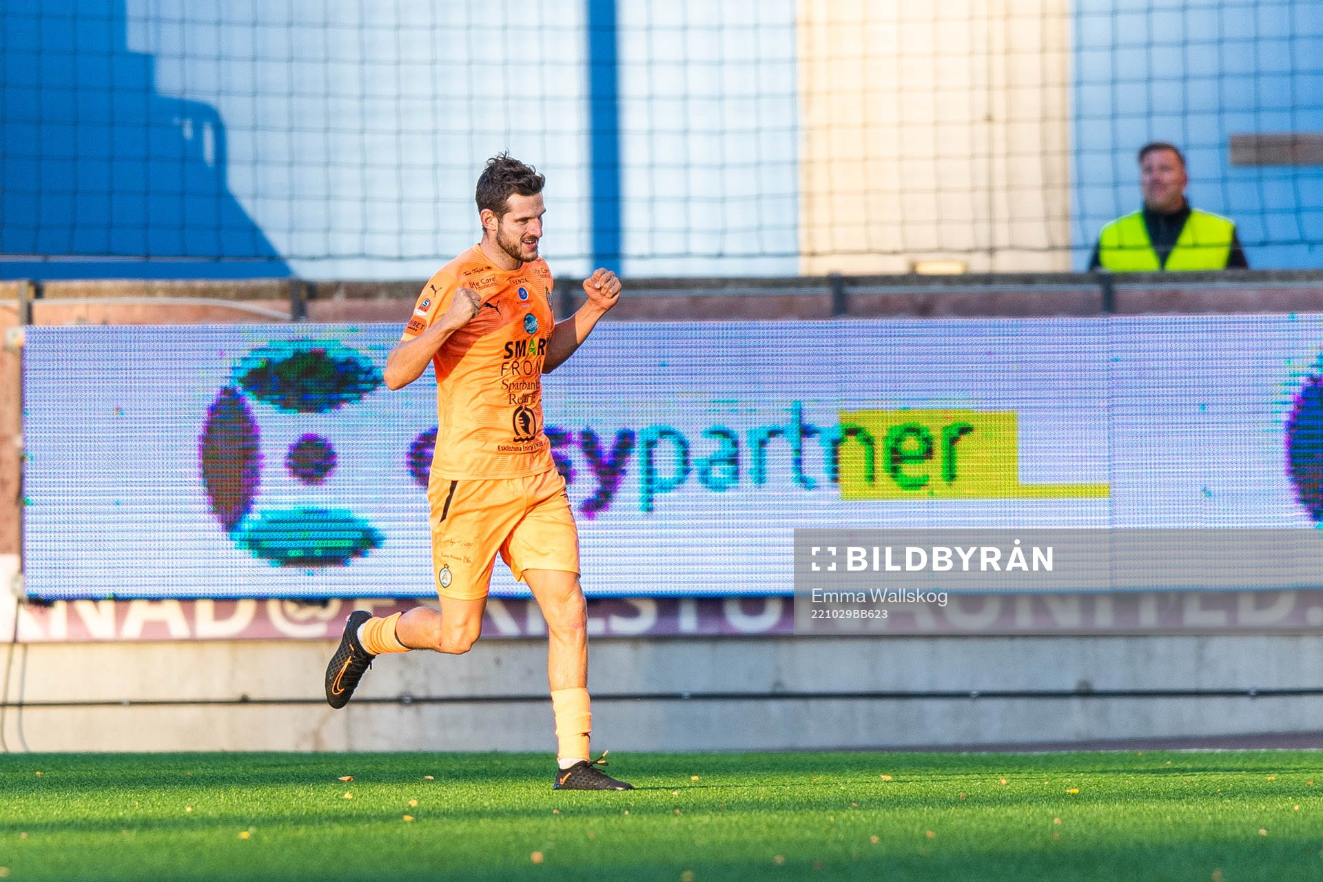AFC Eskilstunas Ashley Coffey jublar