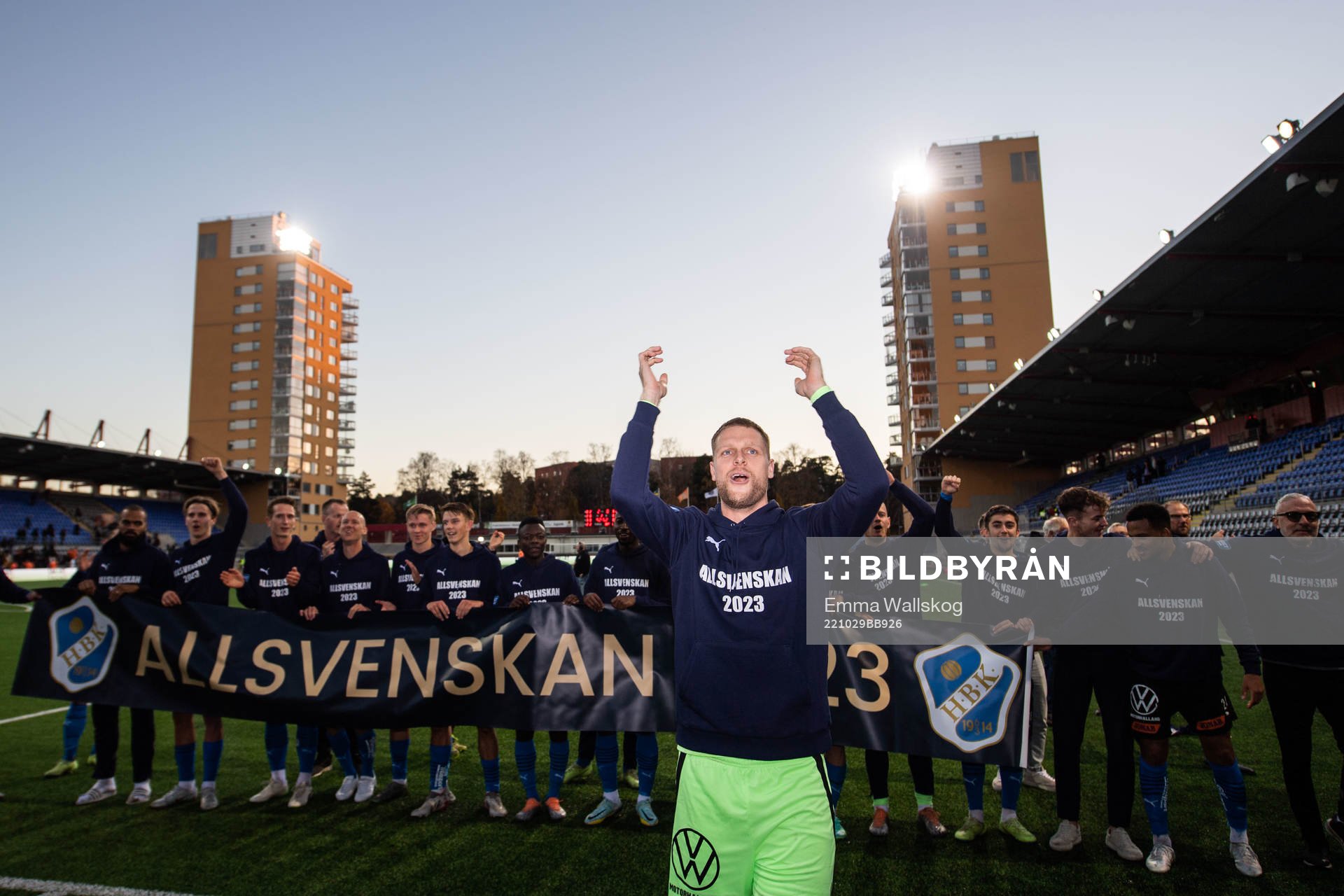 Halmstads målvakt Malkolm Nilsson Säfqvist jublar