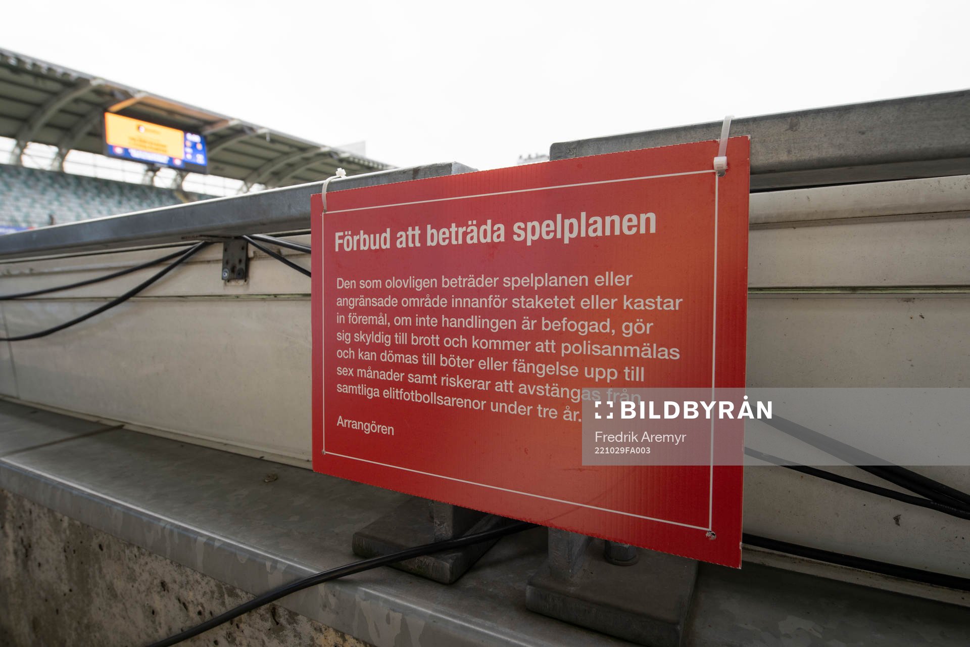 En informationsskylt på Gamla Ullevi innan fotbollsmatchen