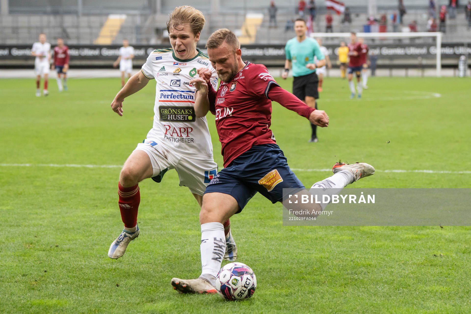 Skövde AIKs Samuel Sörman och Örgrytes Nicklas Bärkroth