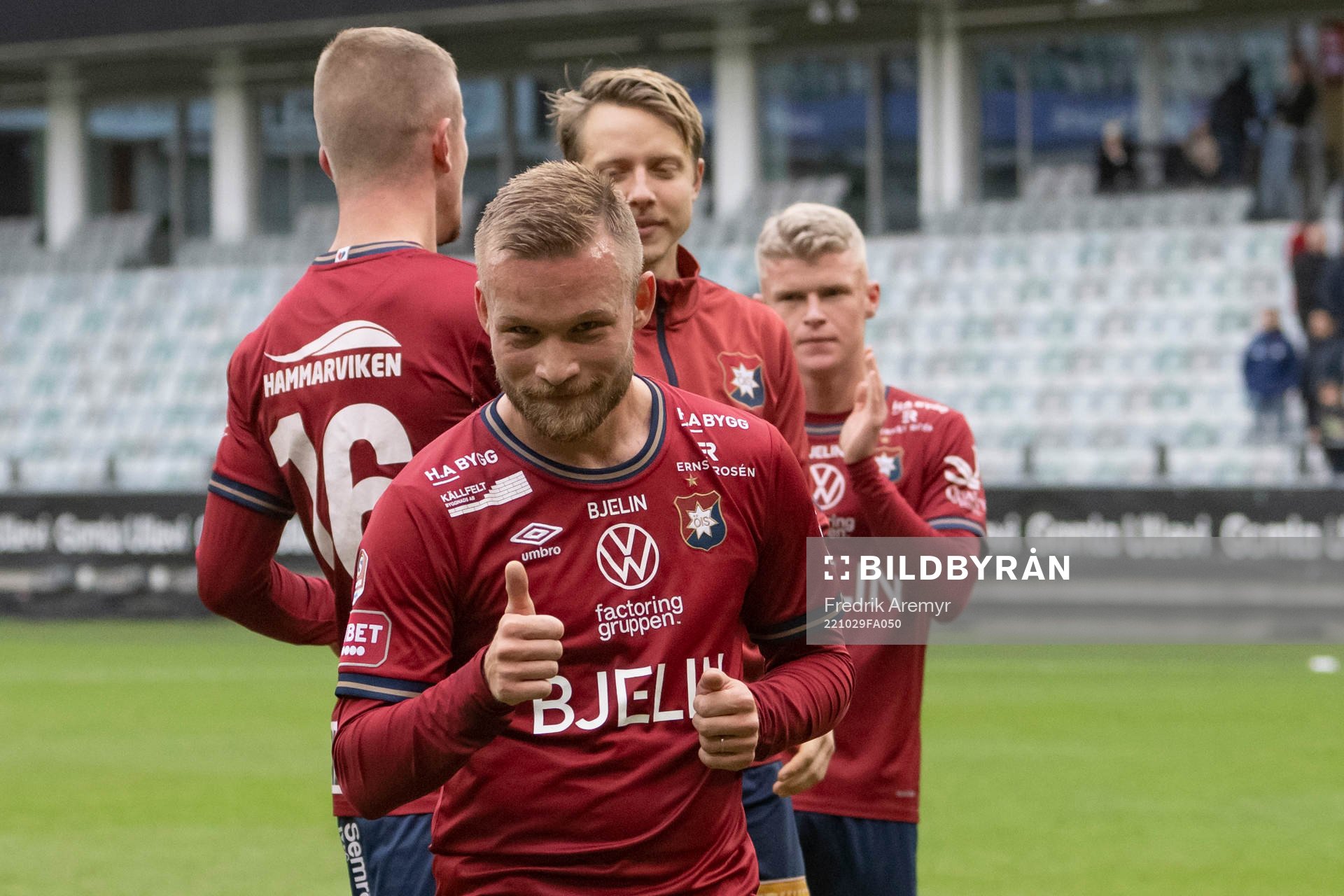Örgrytes Nicklas Bärkroth jublar