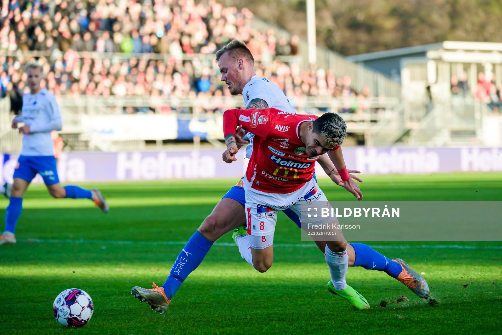 Värnamos Victor Eriksson och Degerfors Diego Campos