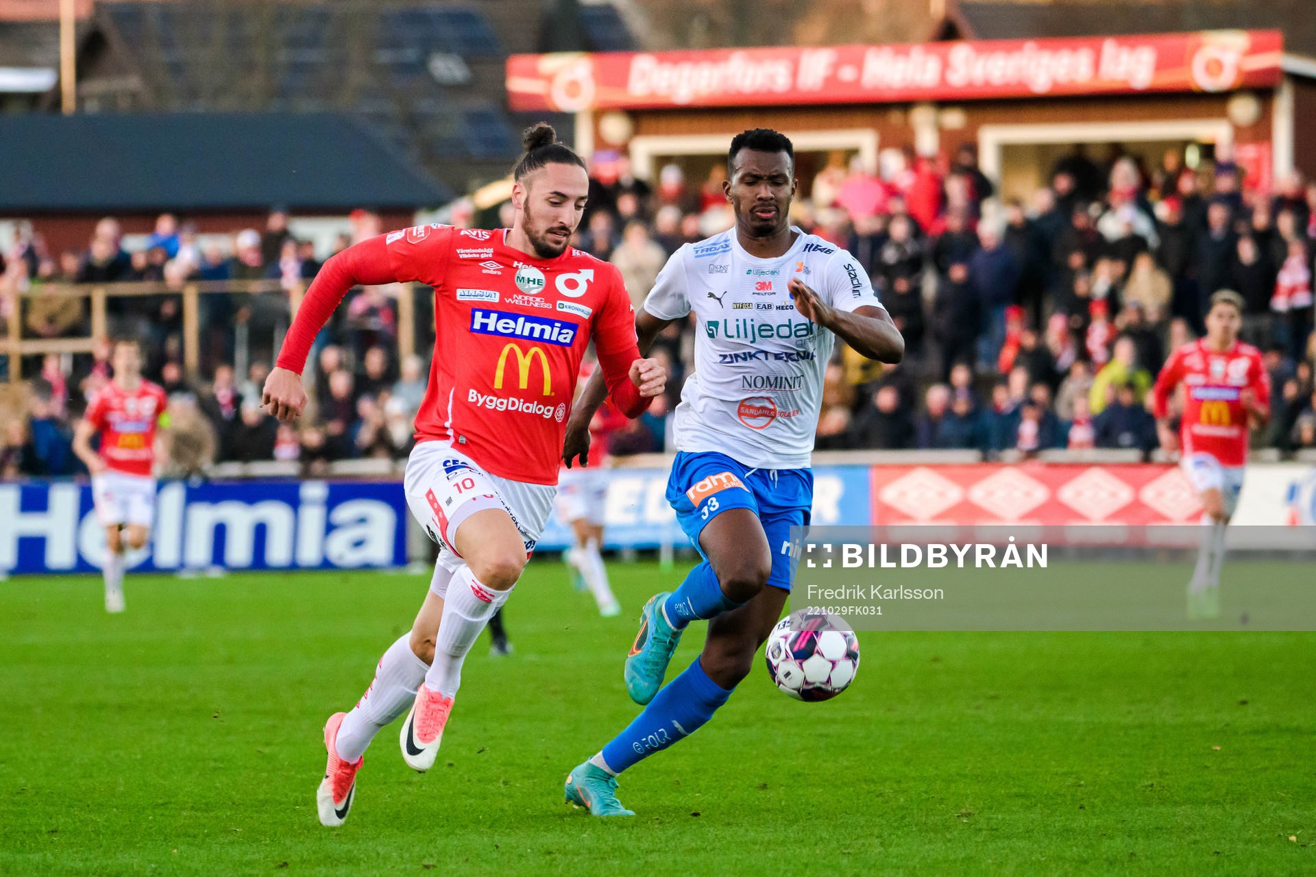 Degerfors Dijan Vukojevic och Värnamos Bernardo Vilar