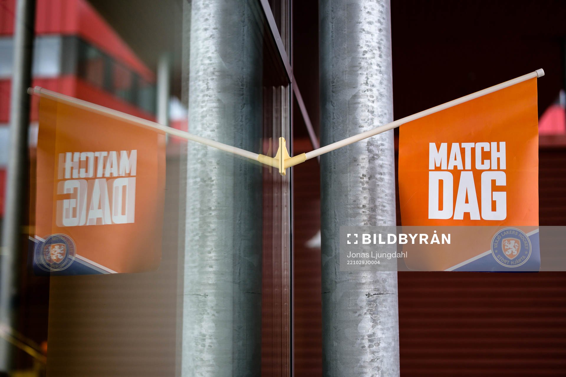 Flagga för matchdag före ishockeymatchen i SHL mellan