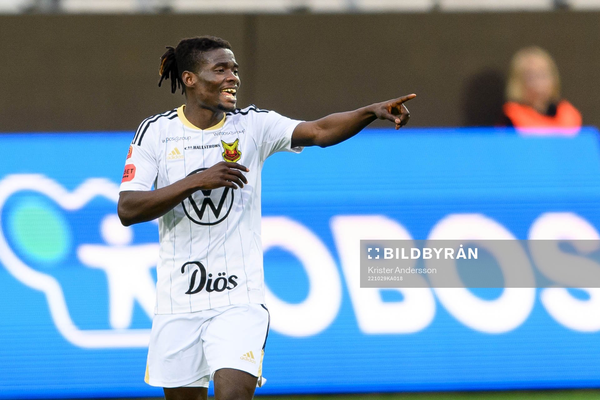 Östersunds Yannick Armel Assiedou Adjoumani jublar