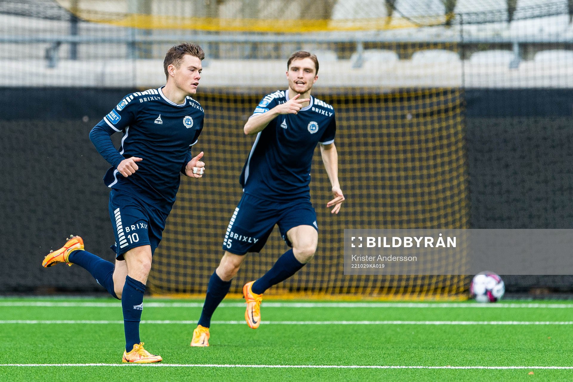 Utsiktens Albin Skoglund jublar