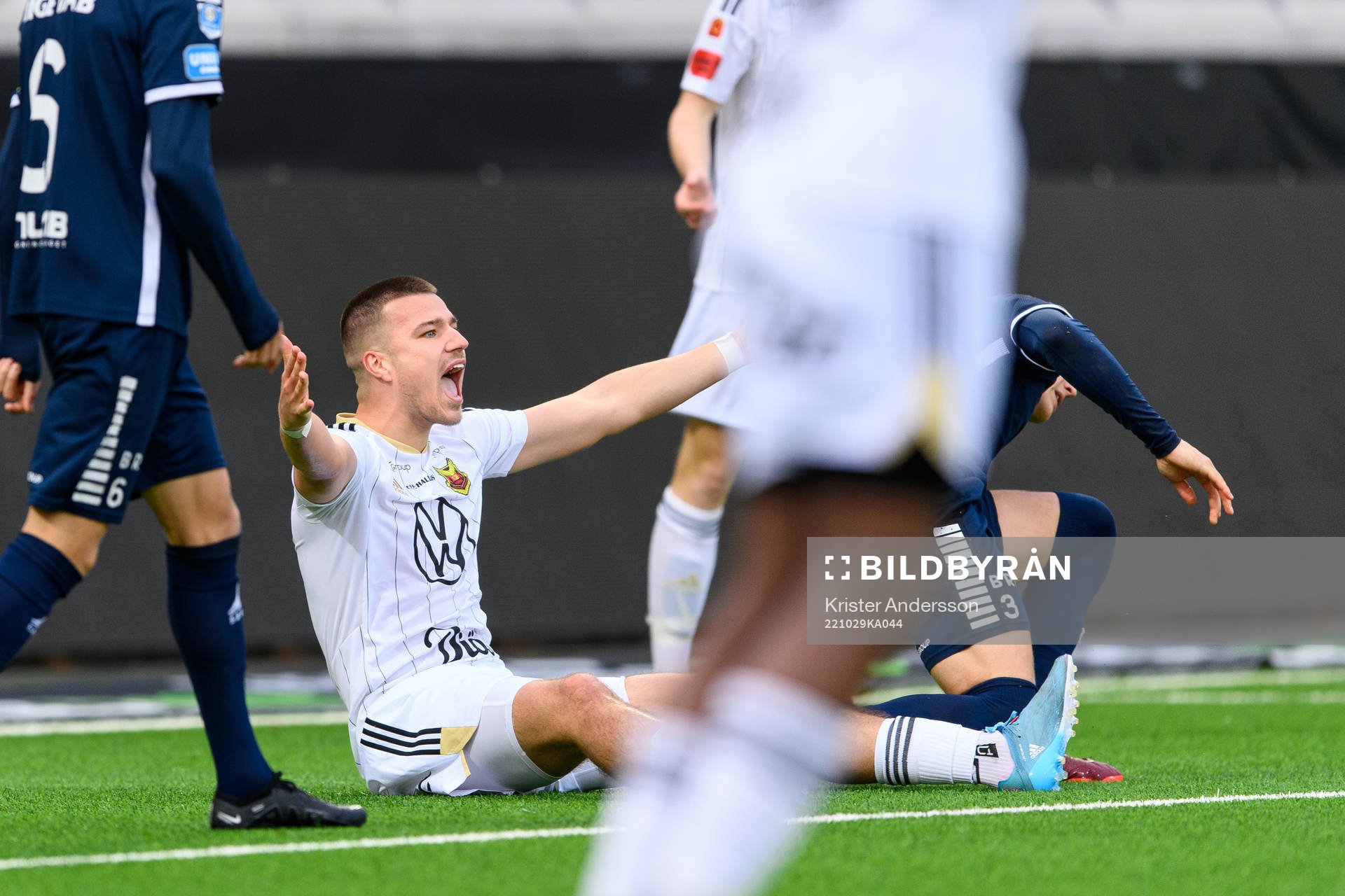 Östersunds Kristian Novak reagerar