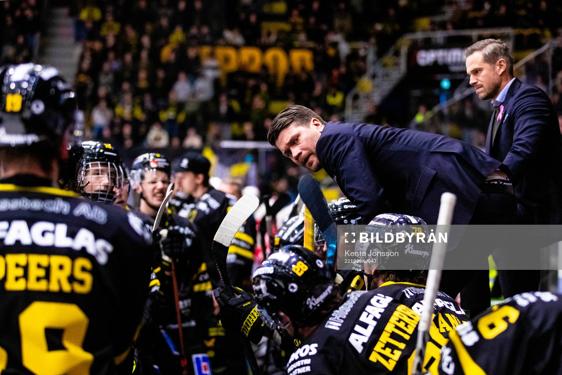 Västerås tränare Thomas Paananen i en timeout