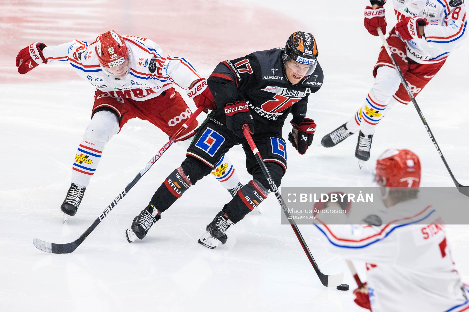Timrås Sebastian Hartmann och Örebros William Wikman