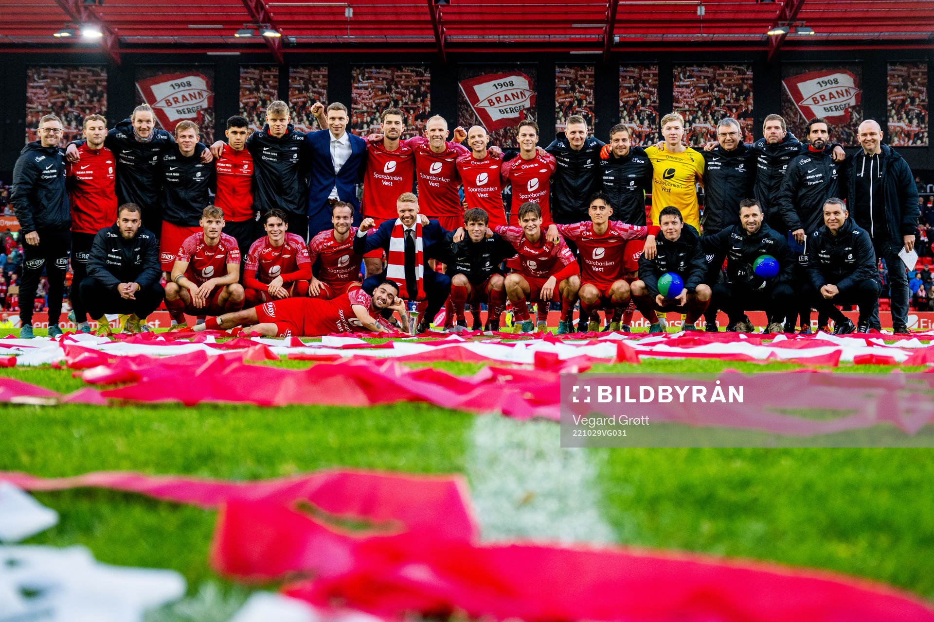 Players and staff of Brann celebrate