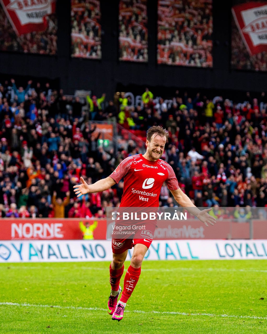 Bård Finne of Brann celebrates