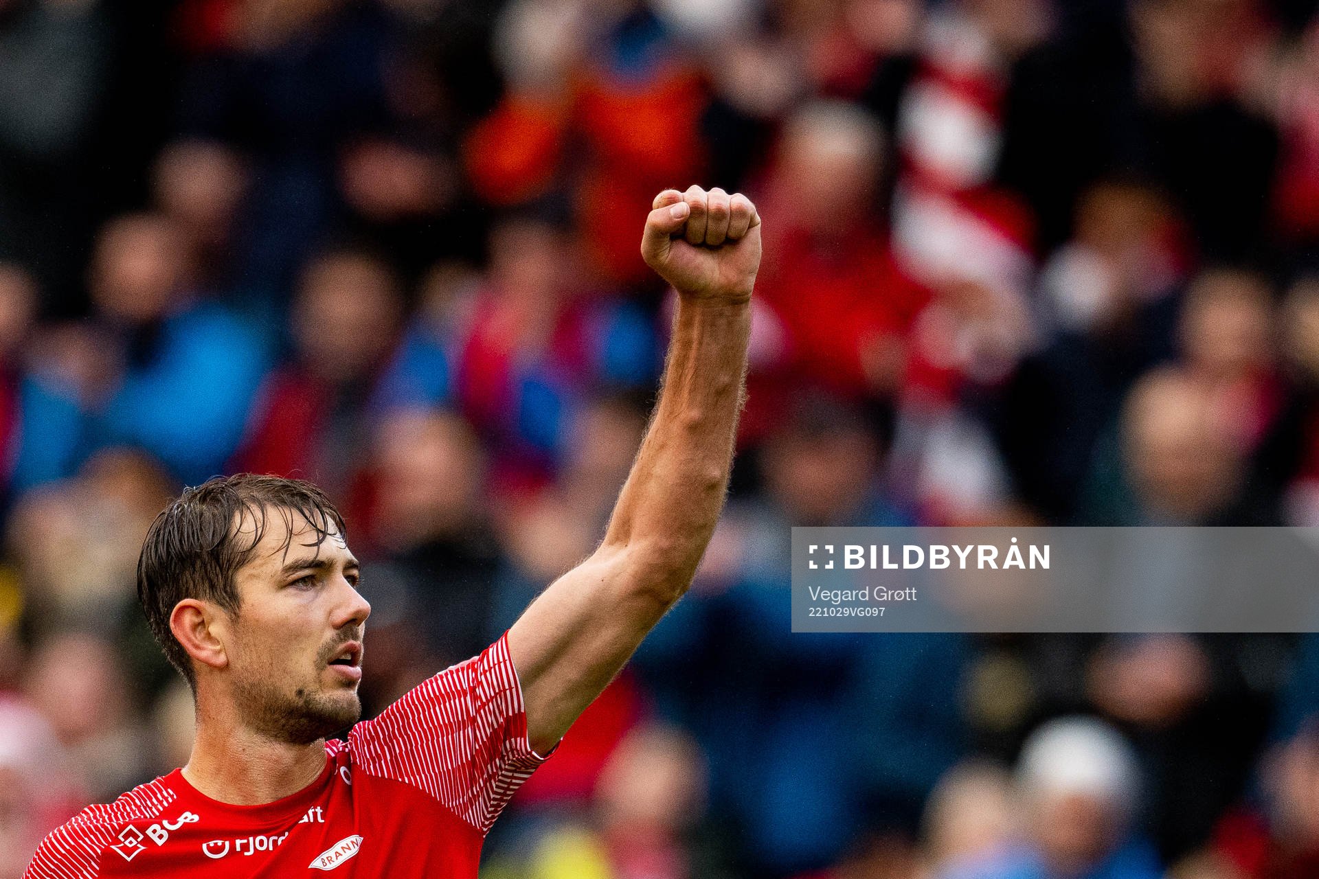 Fredrik Pallesen Knudsen of Brann celebrates