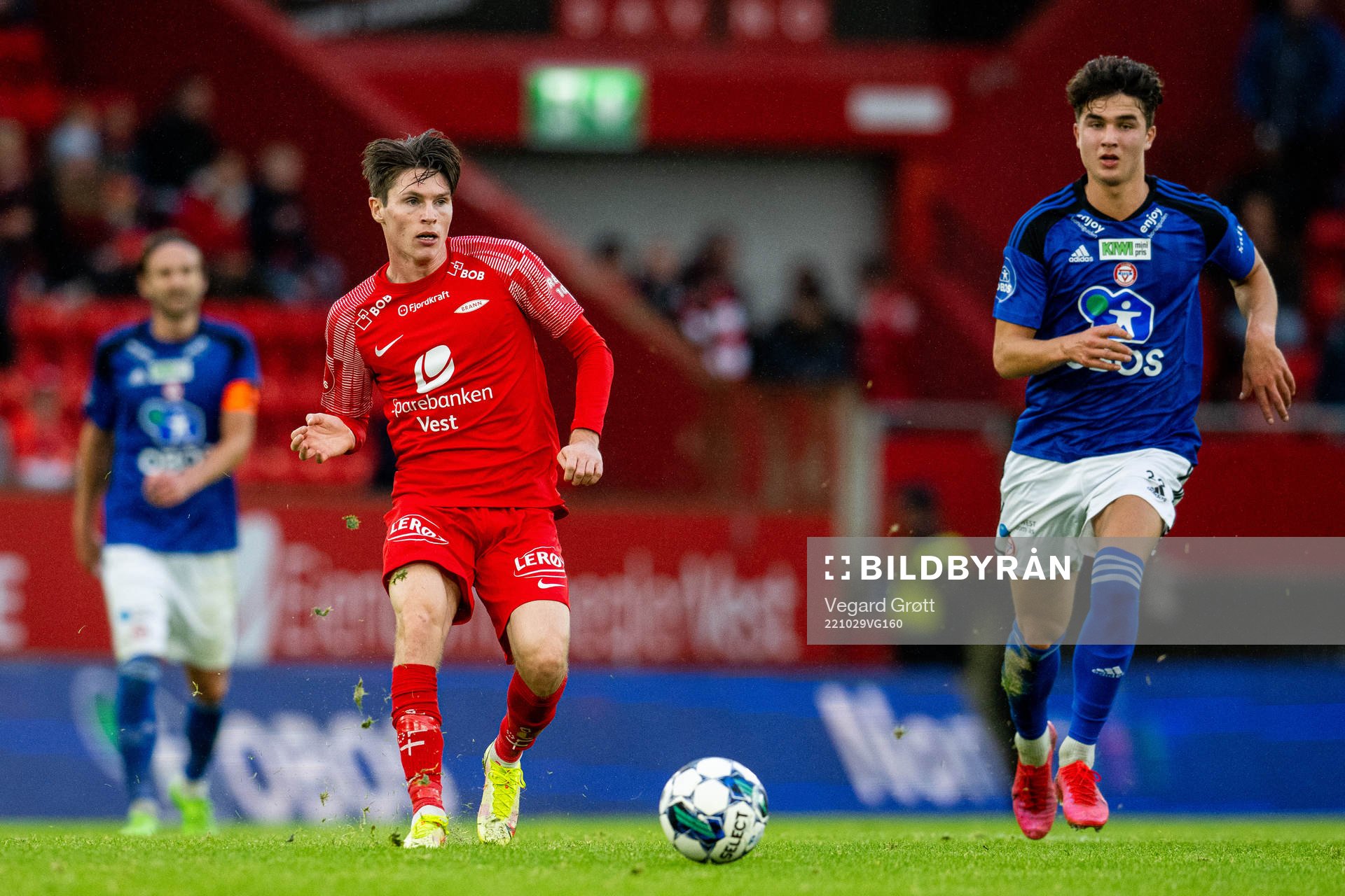 Kasper Skaanes of Brann and Filip Møller Delaveris of KFUM