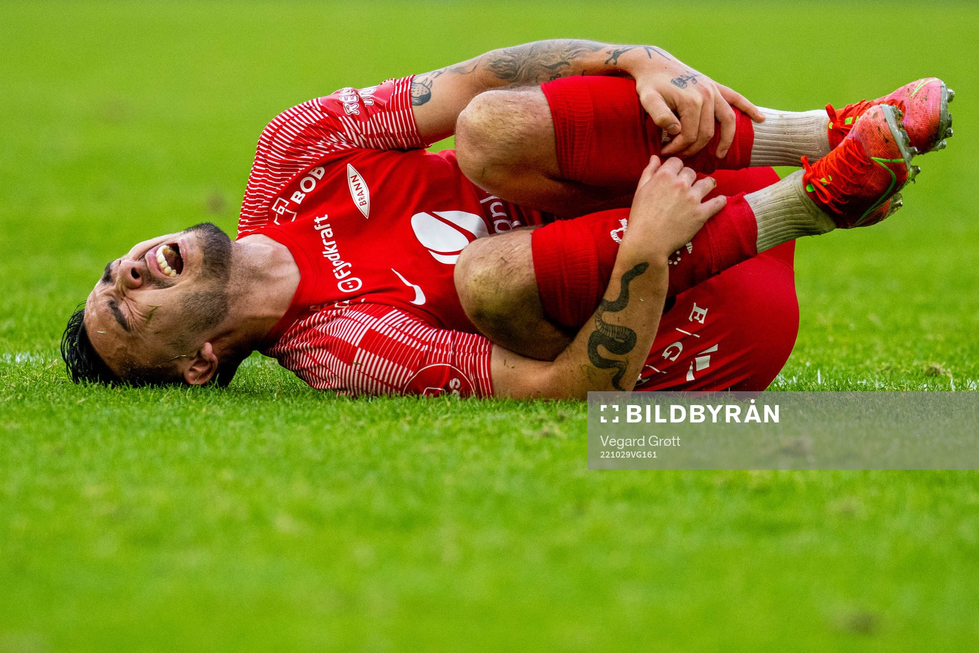 Niklas Castro of Brann in pain