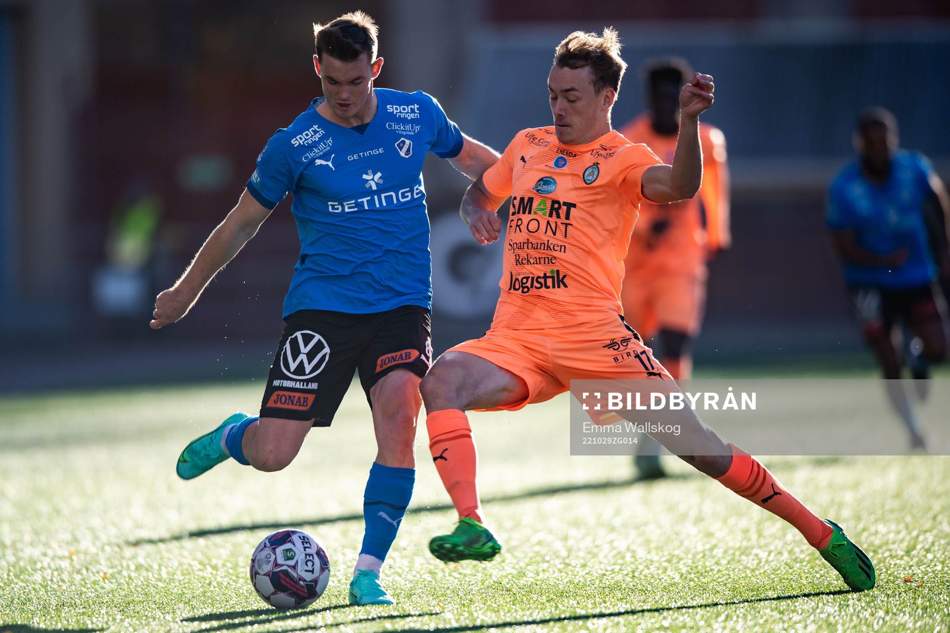 Halmstads Jonathan Svedberg och AFC Eskilstunas Anton