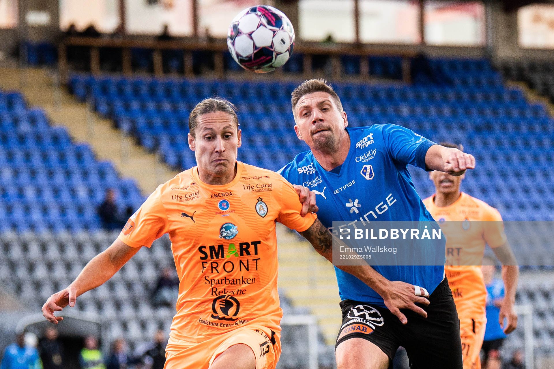 AFC Eskilstunas Felix Michel och Halmstads Mikael Boman