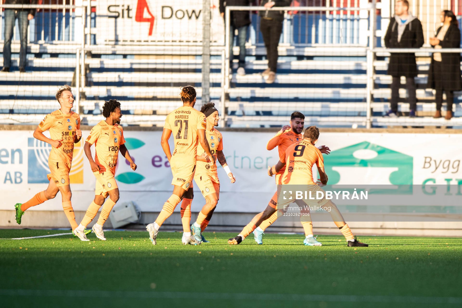 AFC Eskilstunas Andre Alsanati jublar