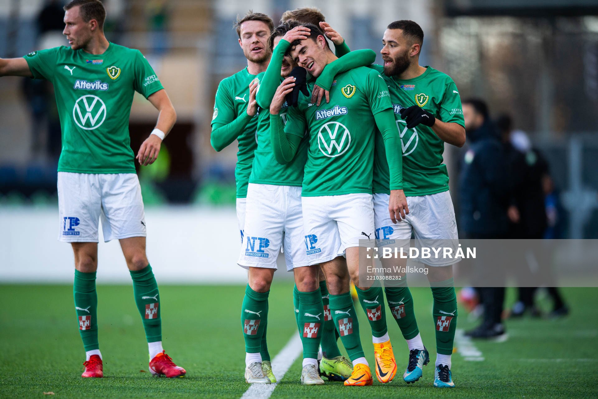 Jönköpings Södras Samuel Adrian jublar med lagkamrater