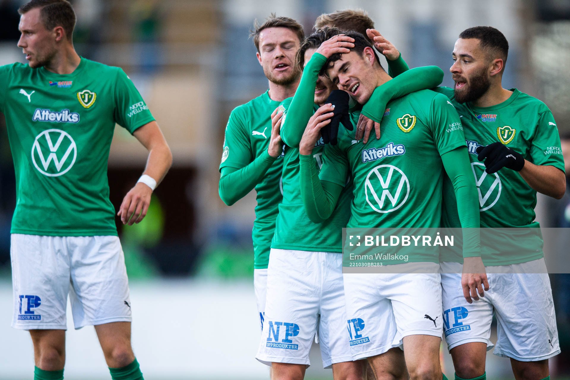 Jönköpings Södras Samuel Adrian jublar med lagkamrater