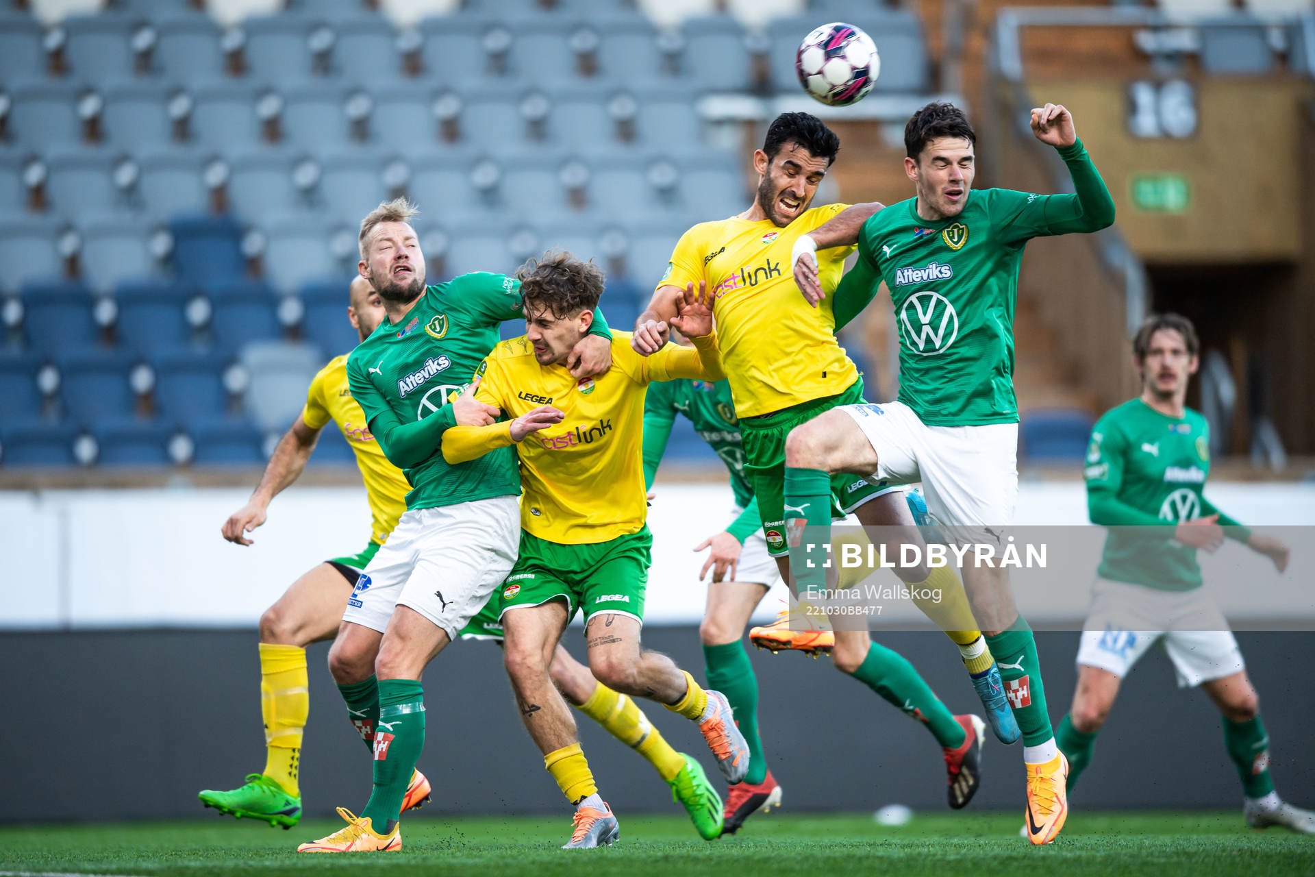 Dalkurds Stefan Wolf och Hady Saleh Karim mot Jönköpings