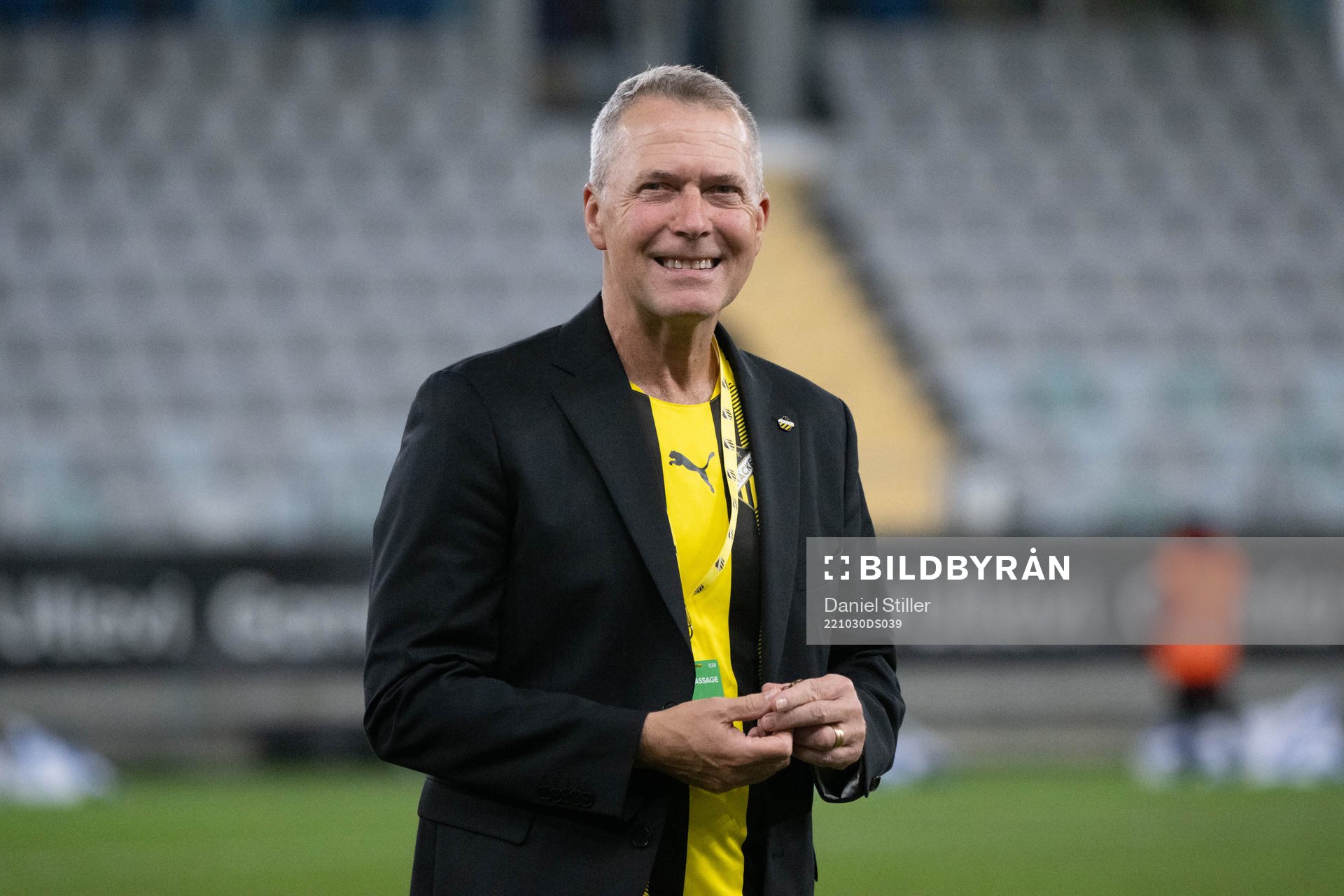 Häckens före detta sportchef Sonny Karlsson efter att klubben äkrat sitt första SM-guld efter fotbollsmatchen i Allsvenskan mellan IFK Göteborg och Häcken den 30 oktober 2022 i Göteborg.