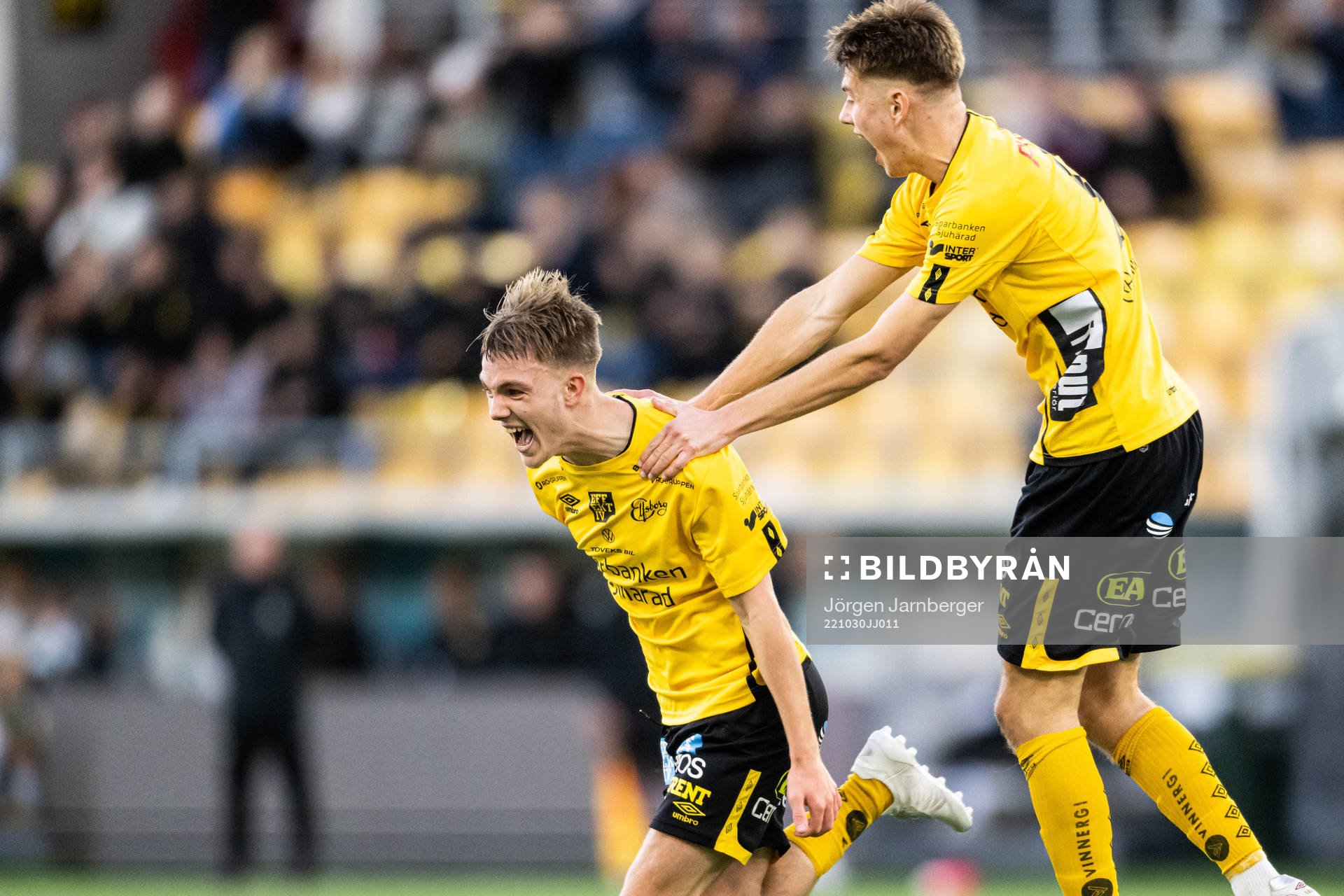 Elfsborgs Theo Eliasson jublar med Lukas Paulsén