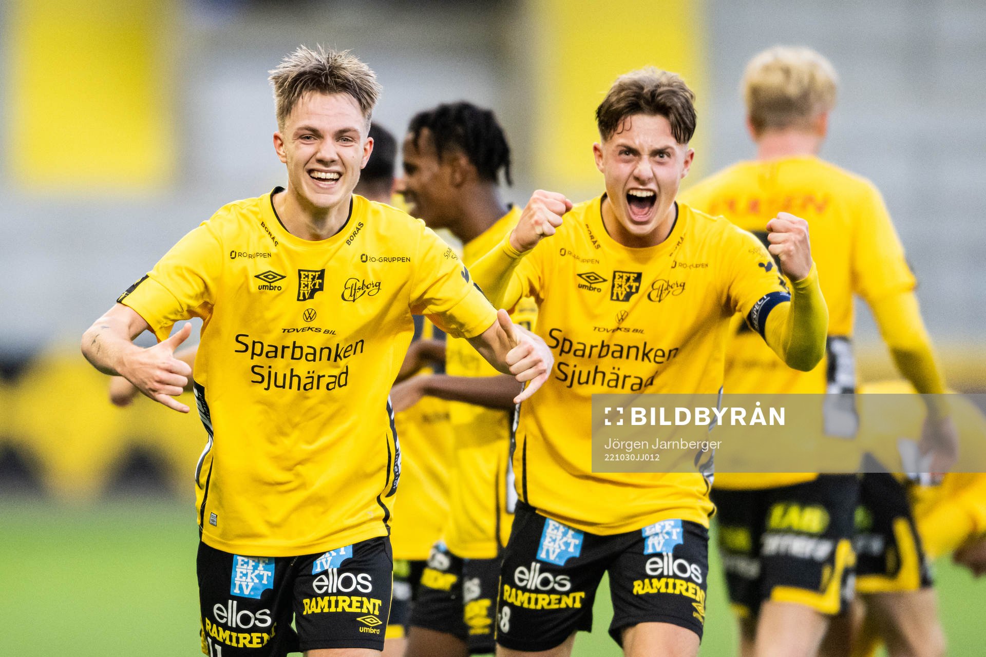 Elfsborgs Theo Eliasson (v) jublar med Malte Wester