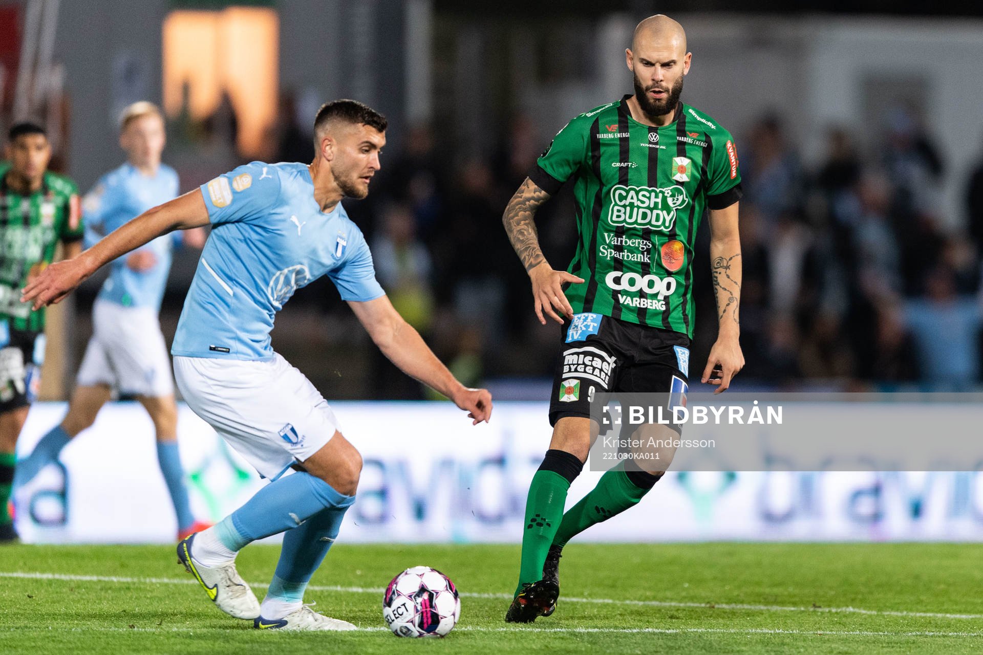 Malmö FFs Matej Chalus och Varbergs Robin Simovic