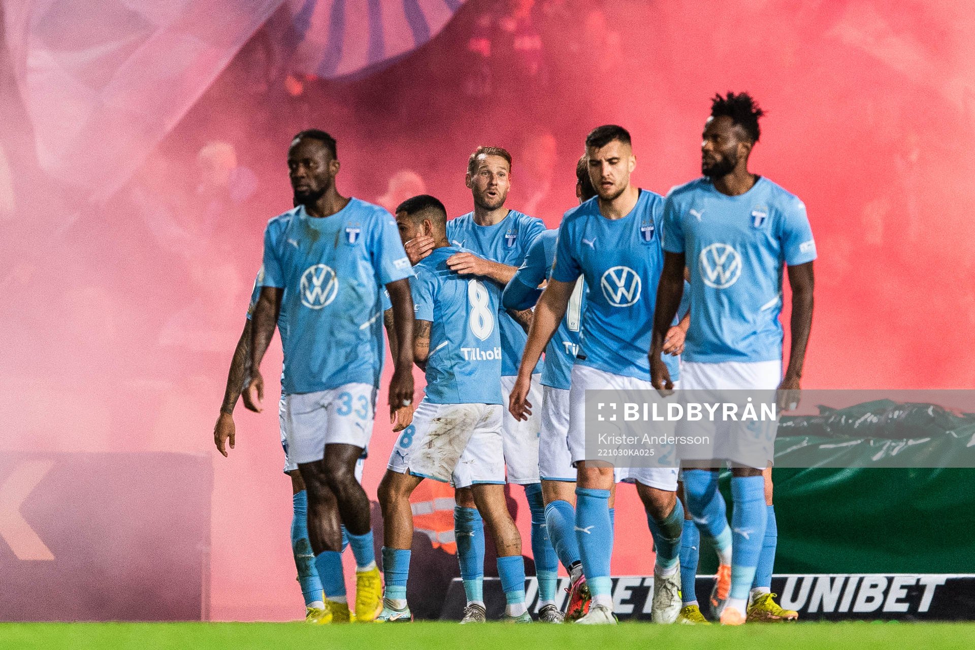 Malmö FFs Ola Toivonen jublar med lagkamrater