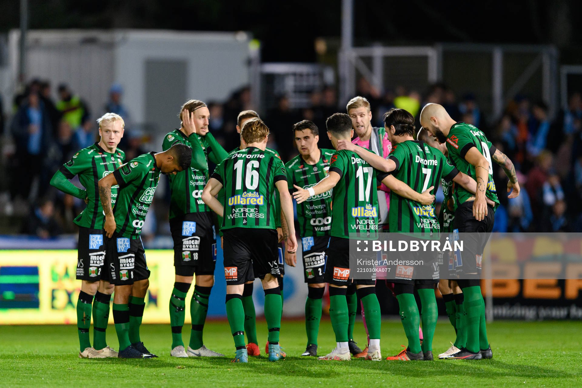 Varbergs spelare före fotbollsmatchen i Allsvenskan mellan