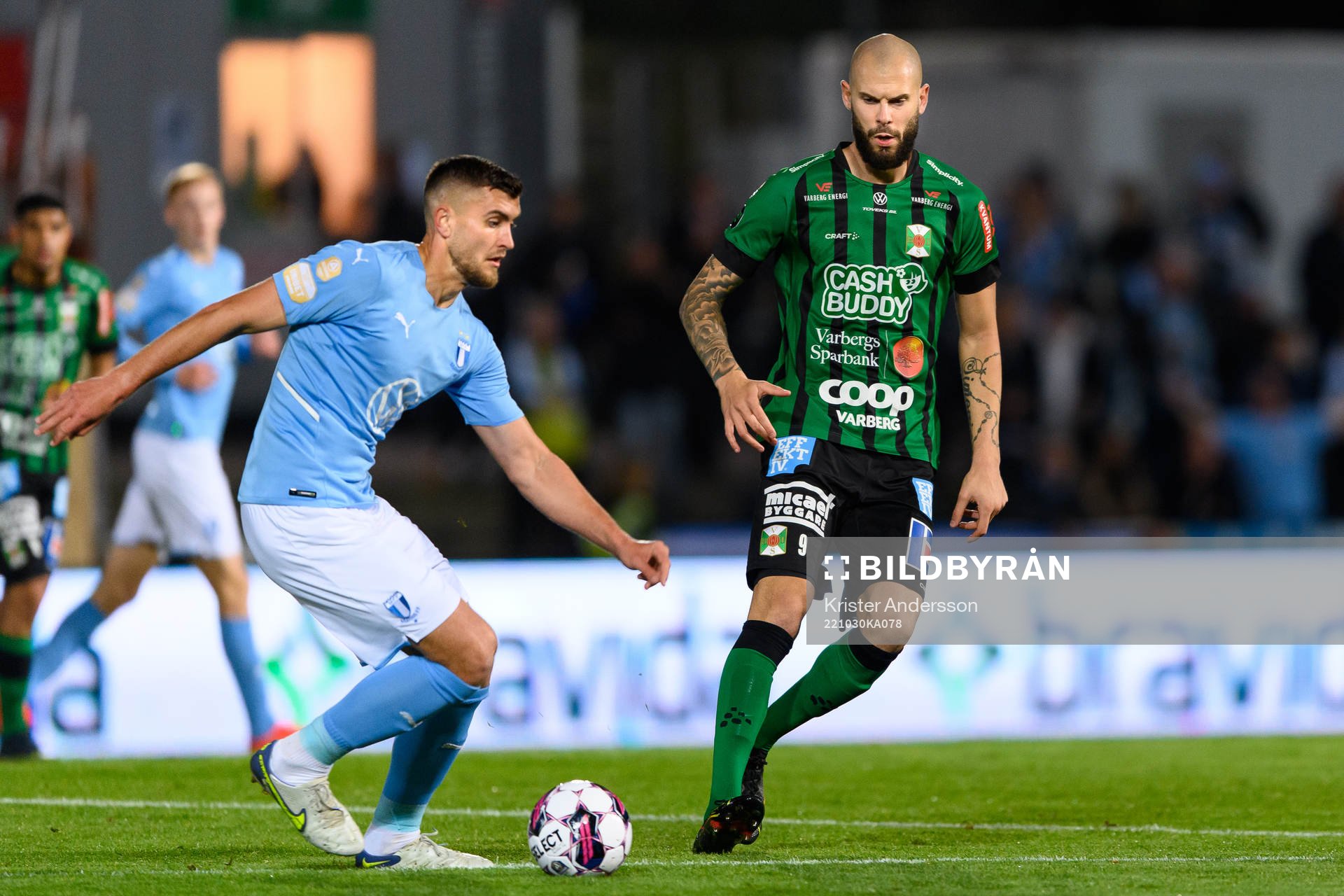 Malmö FFs Matej Chalus och Varbergs Robin Simovic