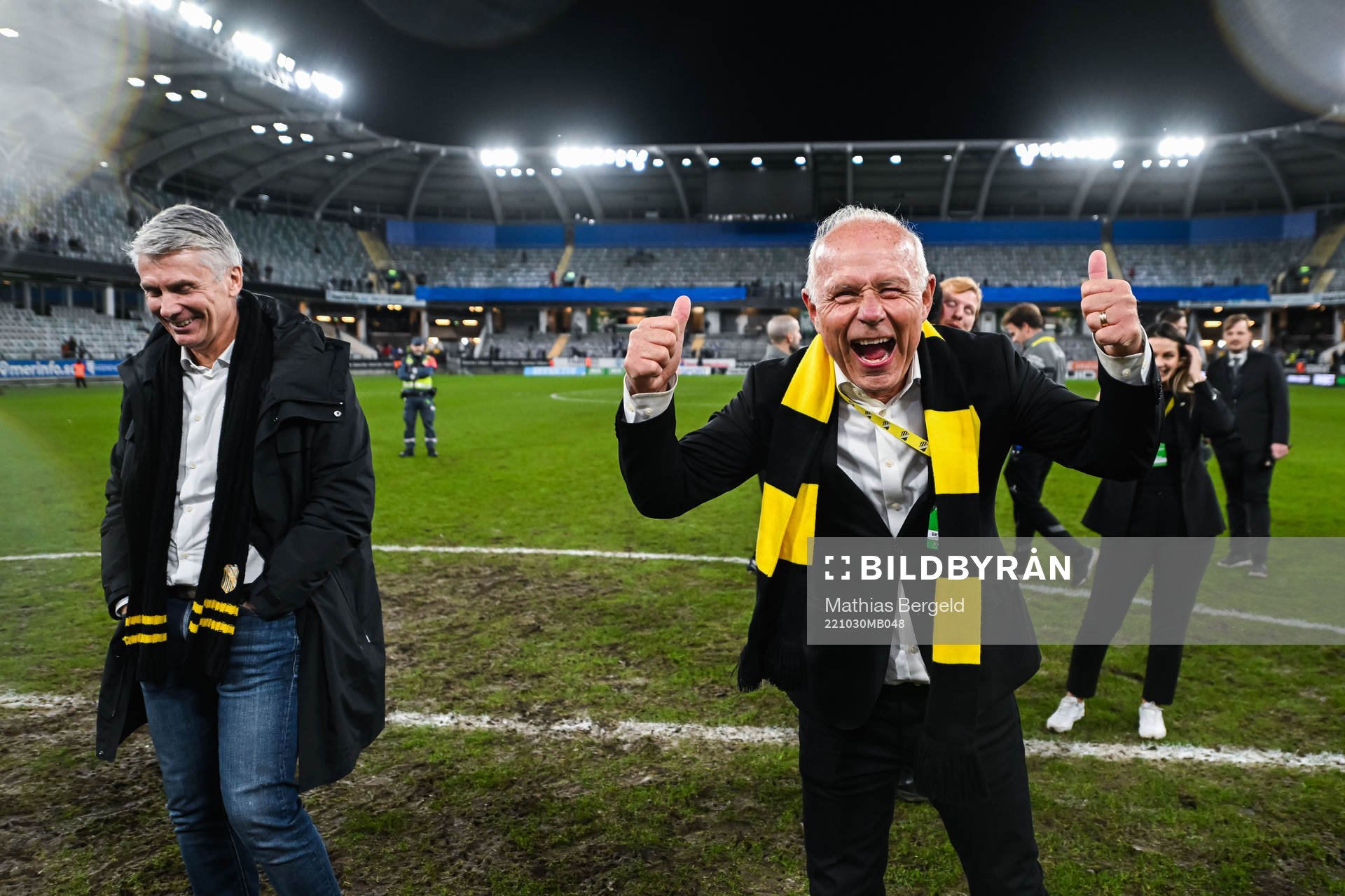 Häckens Dennis Andersson jublar över SM-guldet