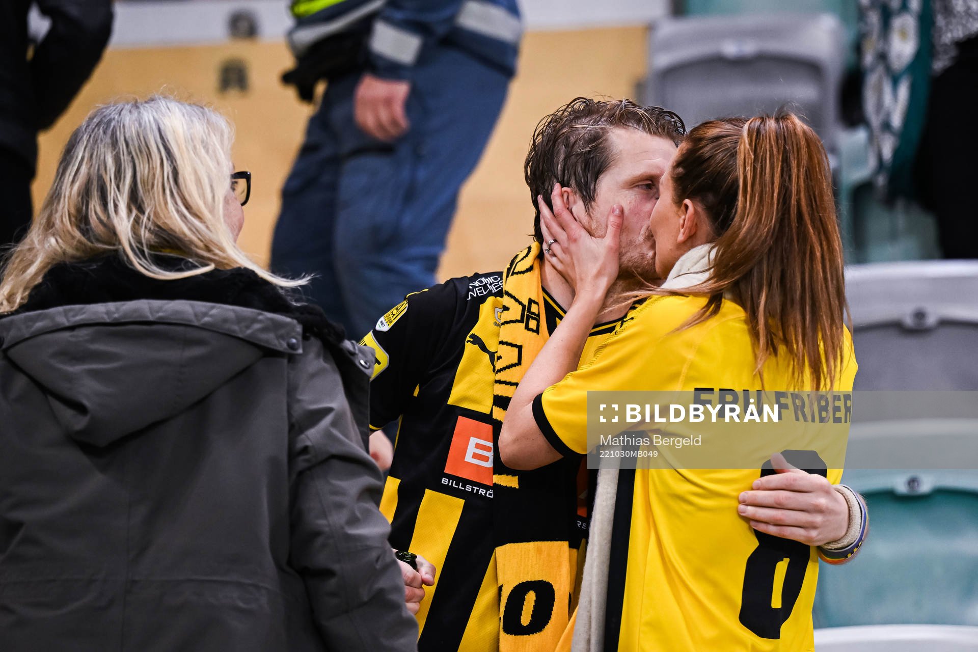 Häckens Erik Friberg jublar över SM-guldet