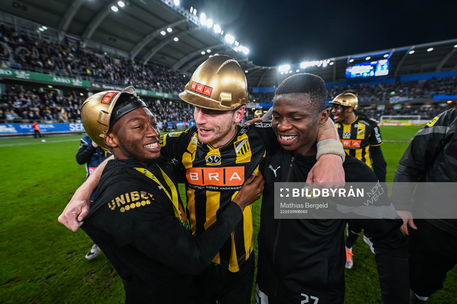 Häckens Bénie Traoré, Erik Friberg och Akoua Romeo Amane