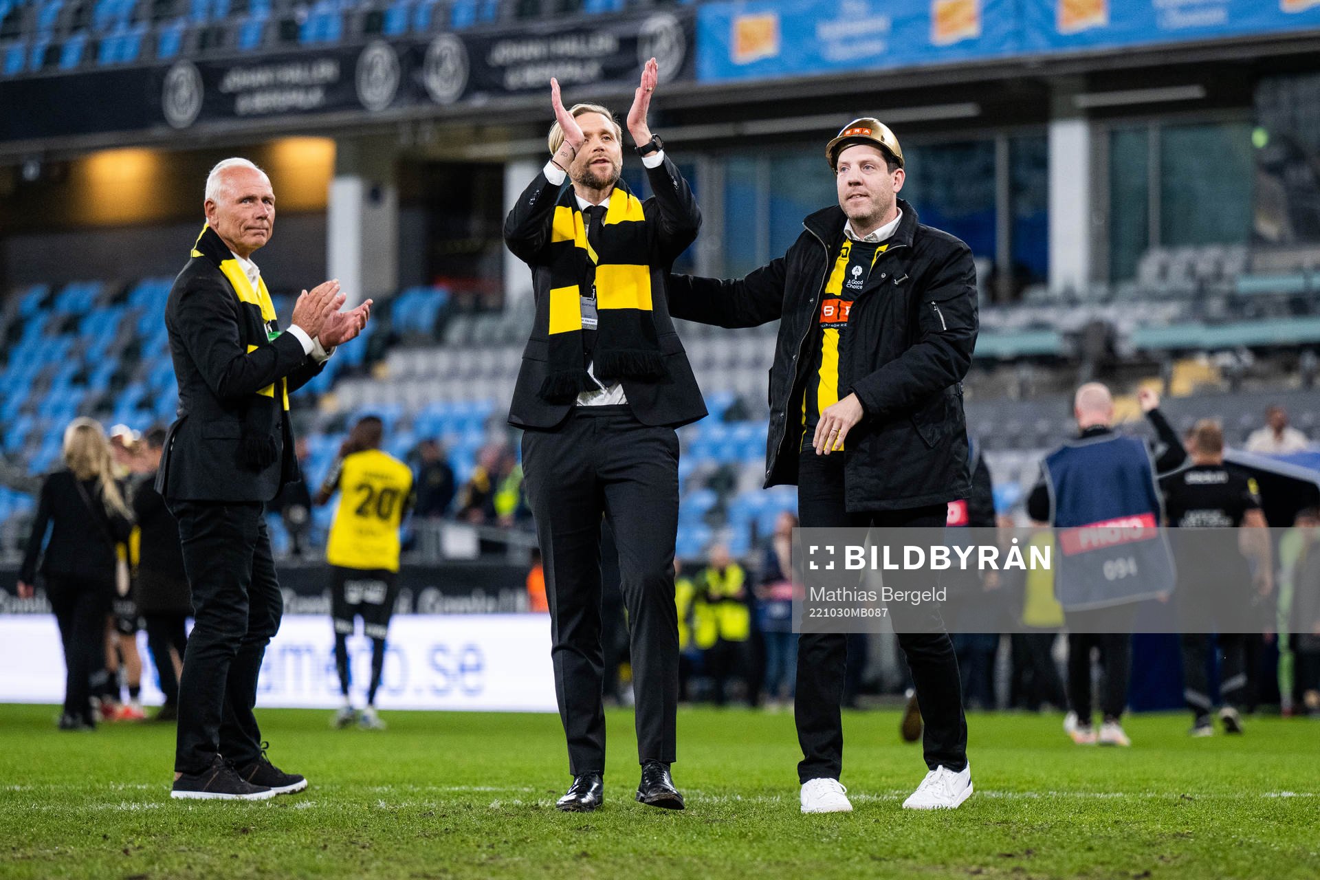 Häckens Dennis Andersson, klubbchef Marcus Jodin och