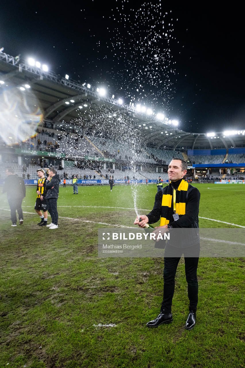 Häckens sportchef Martin Ericsson jublar över sm-guldet