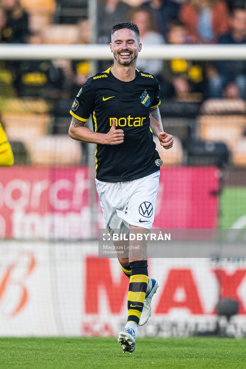 AIKs Mikael Lustig jublar